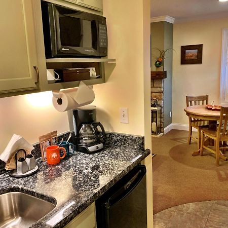 Seven Oaks Bed & Breakfast Lake Geneva Extérieur photo