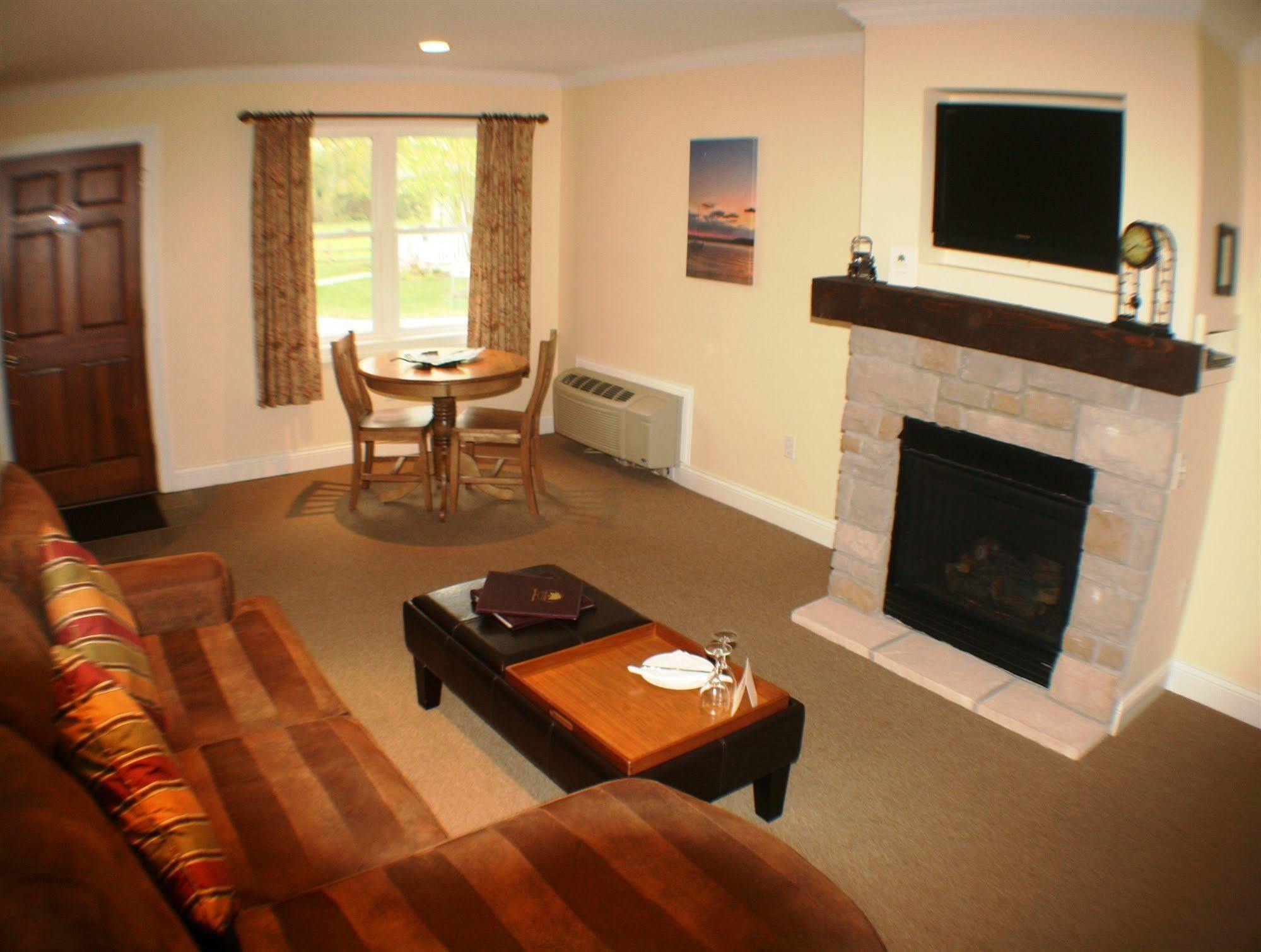 Seven Oaks Bed & Breakfast Lake Geneva Extérieur photo